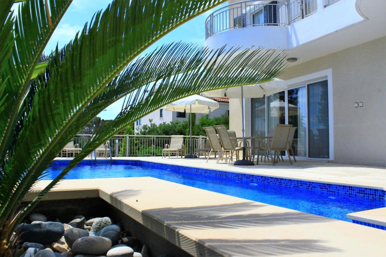 Coral Blue Bay Villa Coral Bay Exterior photo